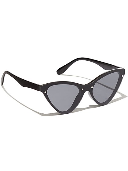 Plus Size Black Cat Eye Sunglasses - Fashion To Figure
