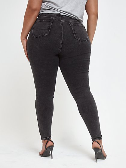 black skinny jeans short