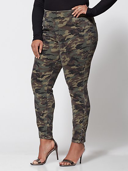 Plus Size Camo High-Rise Jeggings - Fashion To Figure