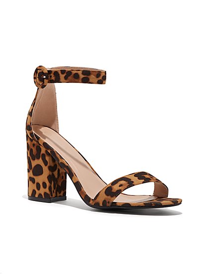 wide width animal print shoes