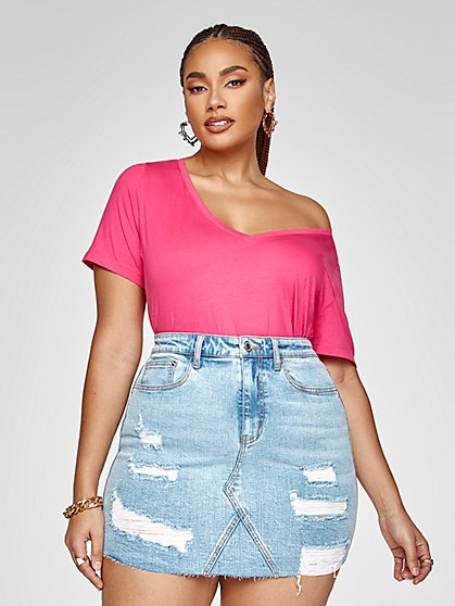 Plus Size Essentials - Short Sleeve V-Neck Tee - Fashion To Figure