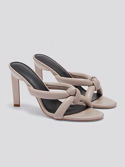Plus Size Fatima Knotted Puffy Sandals – Gabrielle Union x FTF - Fashion To Figure