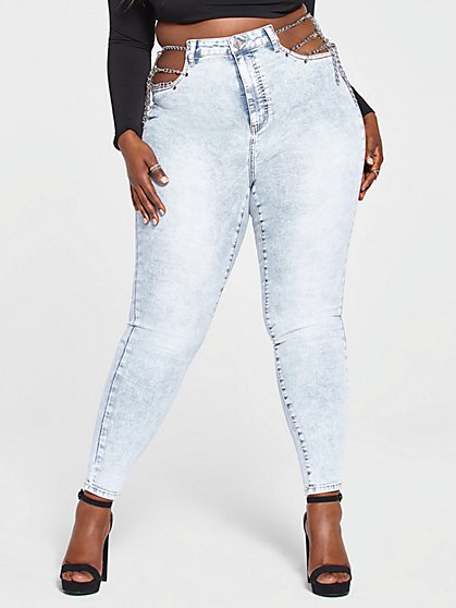 Plus Size High Rise Chain Detail Skinny Jeans - Fashion To Figure