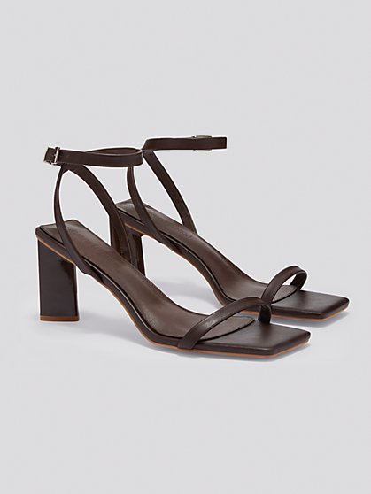Plus Size Kakra Single Band Sandals – Gabrielle Union x FTF - Fashion To Figure