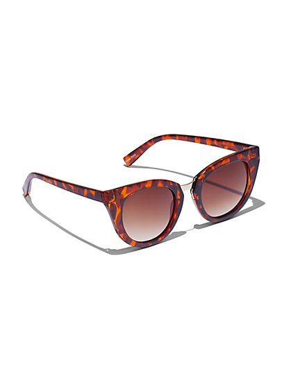 Plus Size Tortoise Shell Cat Eye Sunglasses - Fashion To Figure